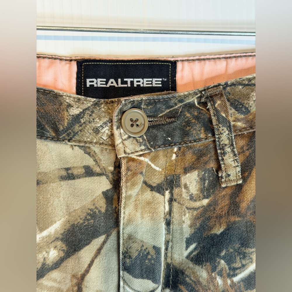 Realtree Camo Cargo Pants with Pink Waistband Detail - Size 6-8 SM - Picture 13 of 14